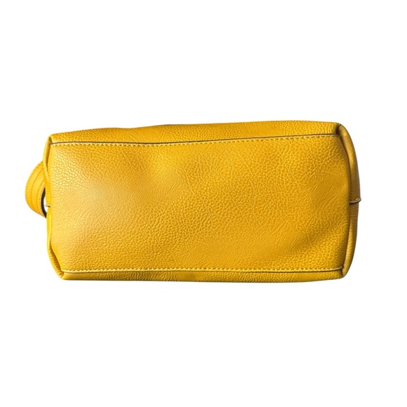 Carlos Santana lightweight gorgeous mustard, yellow handbag/purse - Picture 3 of 4
